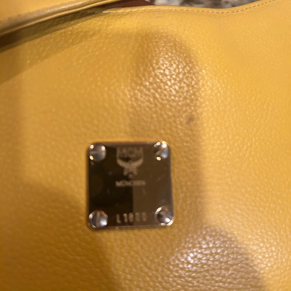 MCM yellow shoulder bag. - Picture 13 of 13